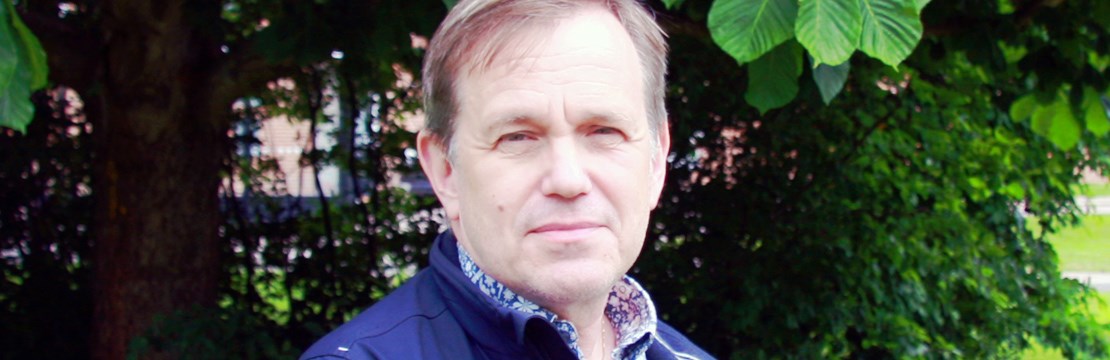 Utomhusbild på Per Höjevik, chef för avdelnngen analys vid Elsäkerhetsverket