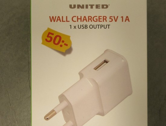 Kartong till vit USB-laddare