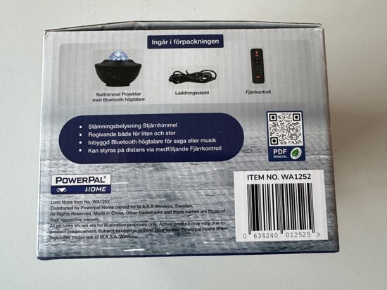 Förpackningens baksida visande produkt, produkttext och EAN-skylt. 